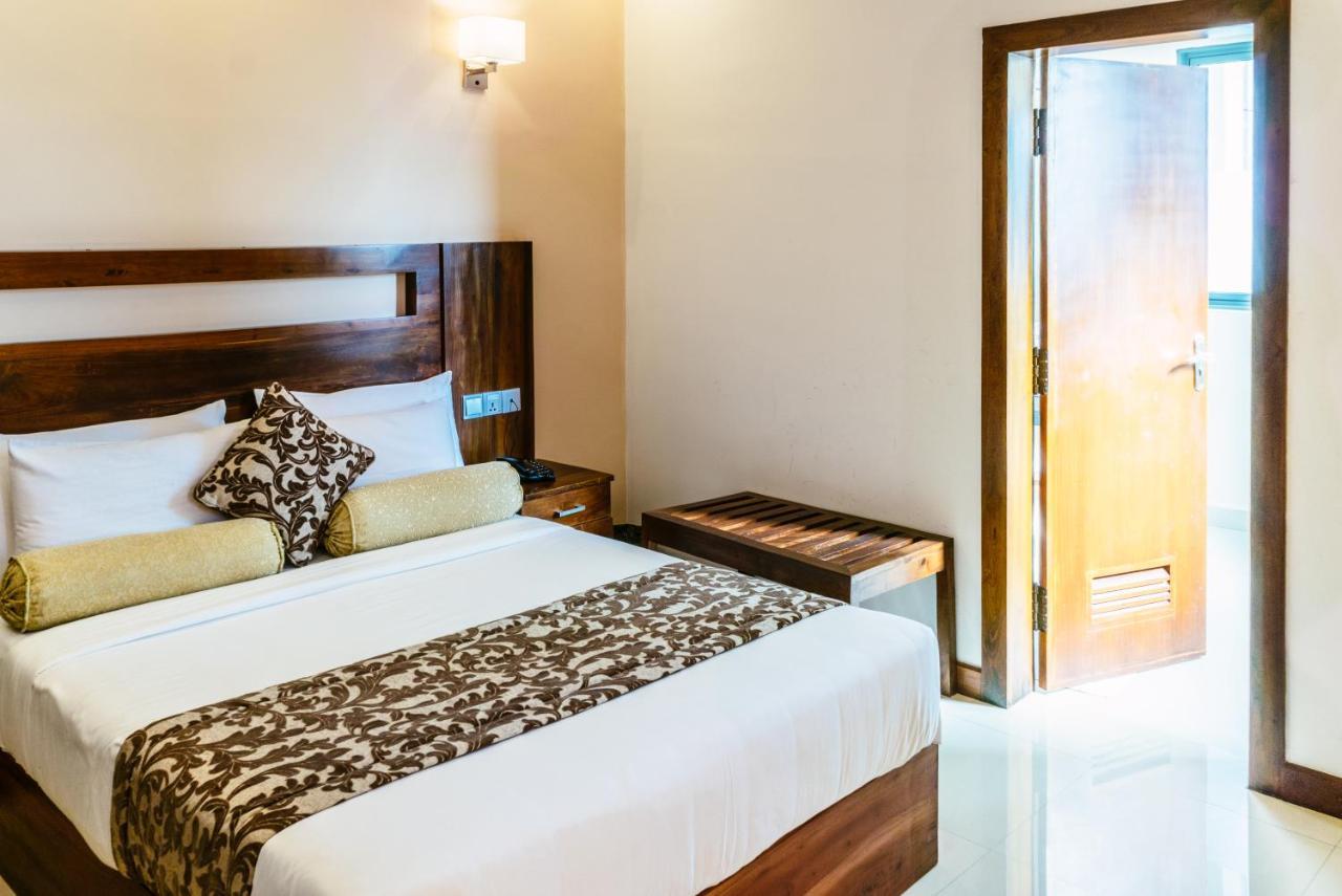 Rivendell Hotel Kandy Buitenkant foto